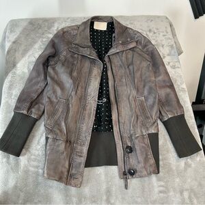 Women's Brown Leather Bomber Jacket with Ribbed Cuffs and Waistband‎